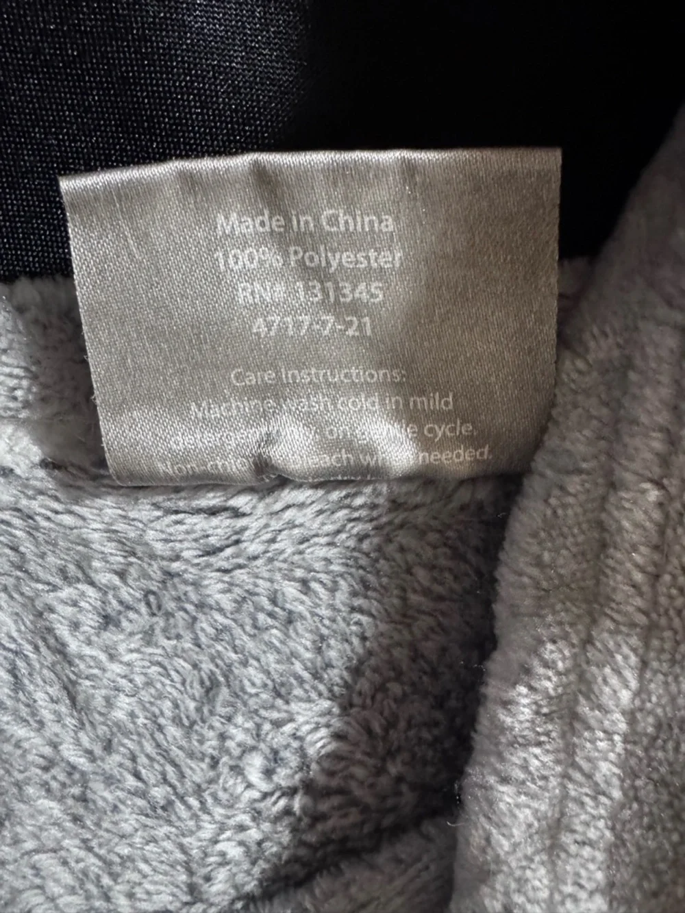 Soft Light Gray Blanket - Plush Everyday Comfort‎ Throw